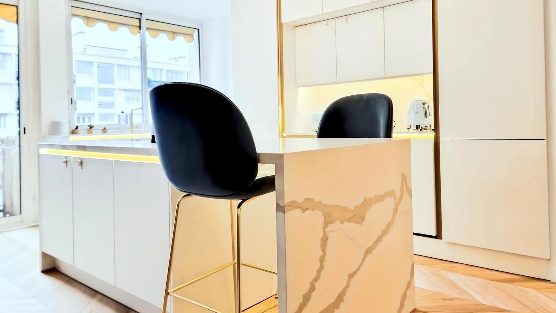 Luxury Flat With Balcony Near Arc De Triomphe Appartement
